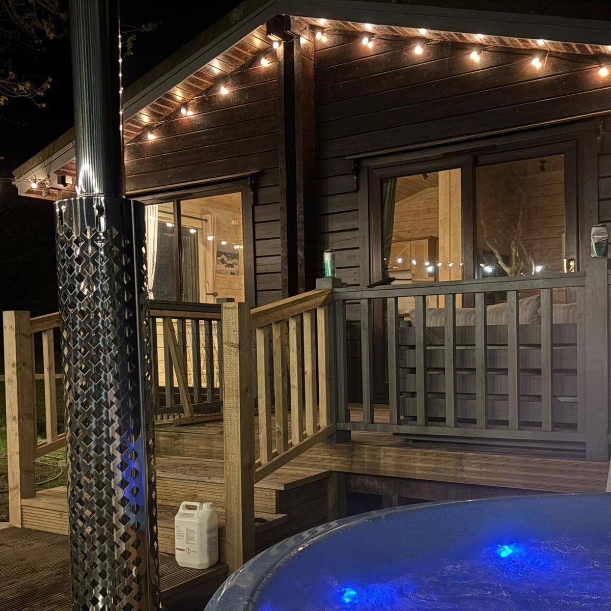Forest Lodge Hideaway - Devon UK