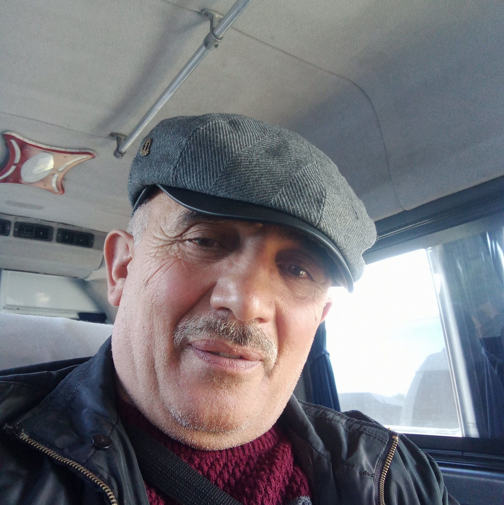 Varsın sabah olmasın Güneşim hiç doğmasın Olüp yitesin amma Mezarın ...