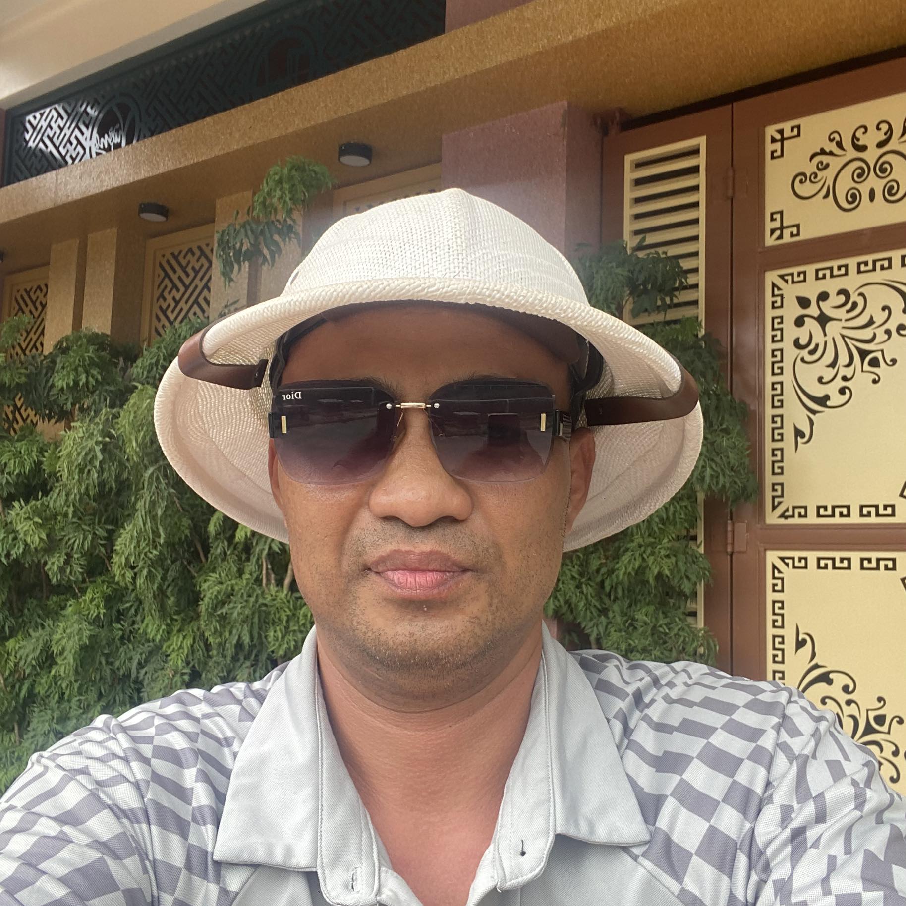 Nắng mưa là việc của trời 😎 Quý khách cứ việc ngủ ngon, Đưa đón đã có E ...