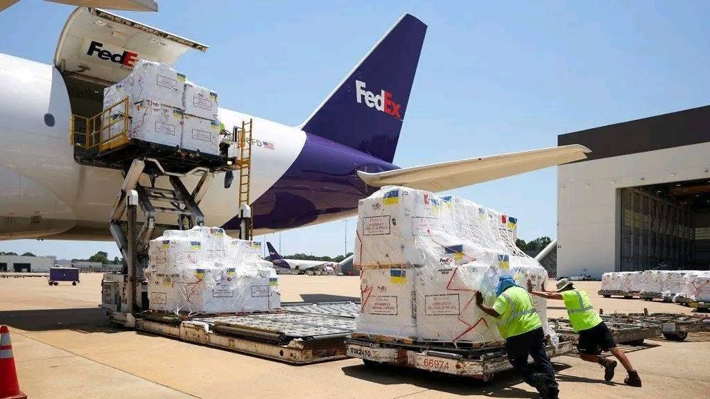 FedEx Paméla