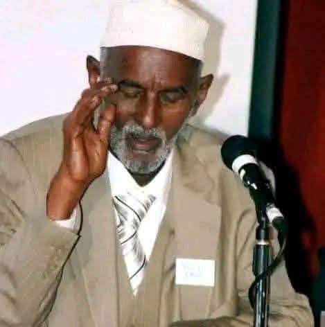 Sida saxda ah qof walba wax aad gashaato buu yahay. | Hinda Ahmed