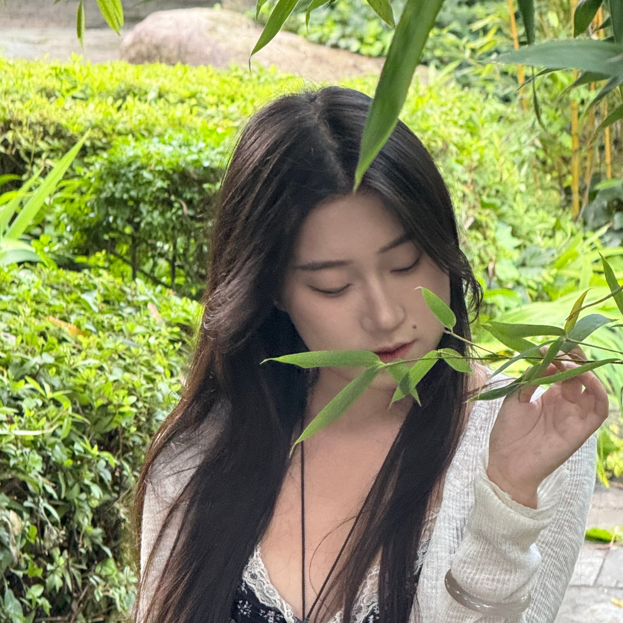 香 月 萌