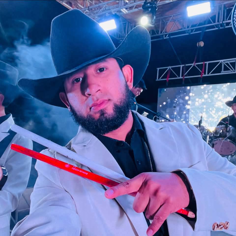 Del Rancho P La Raza