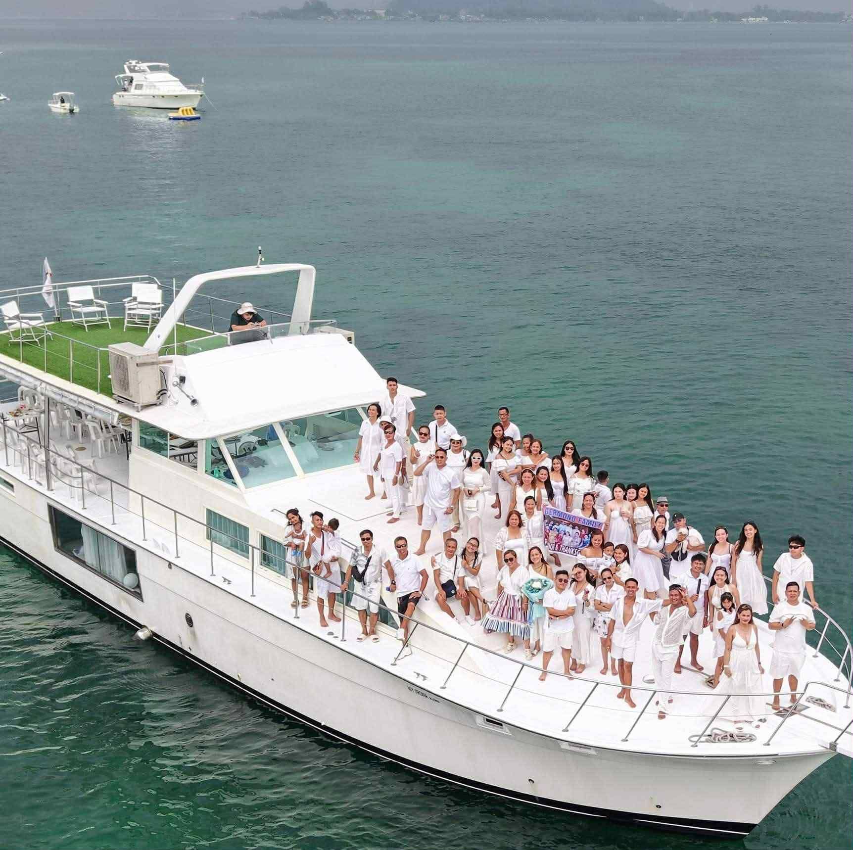 Amazing Cruise Yacht at subic bay | Mangatarem