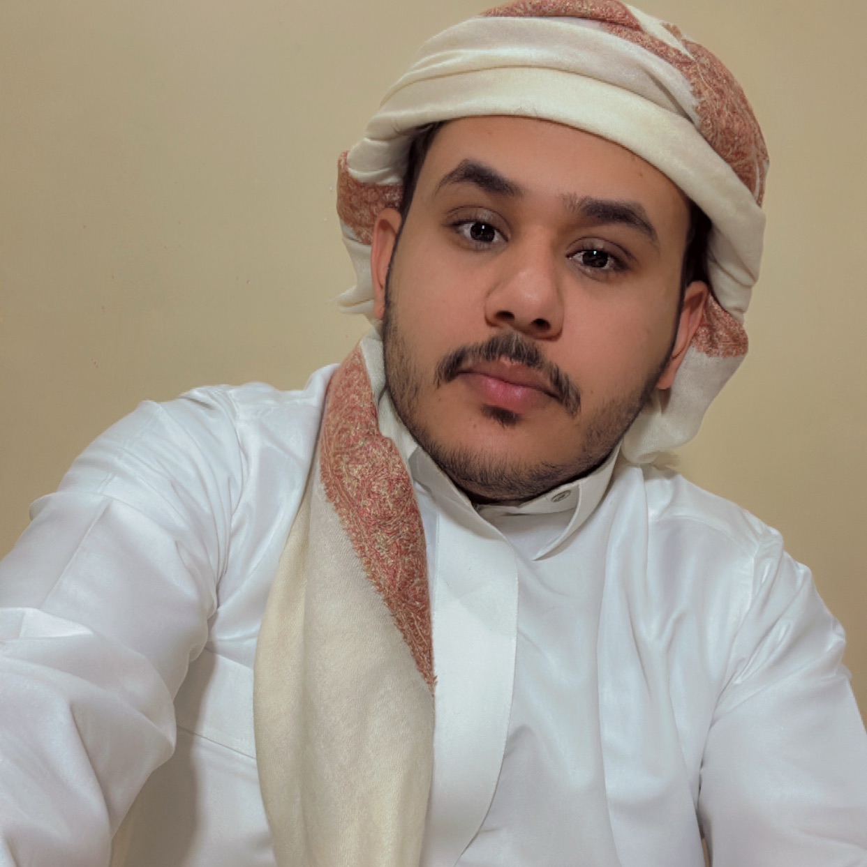 مفتكر يمني لن تصدق ماذا صنع | خالد سنان | Facebook