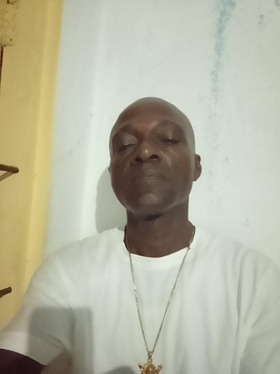 look-out-a-we-sey-family-me-and-mi-cuzin-father-10-years-ago-mi-tell