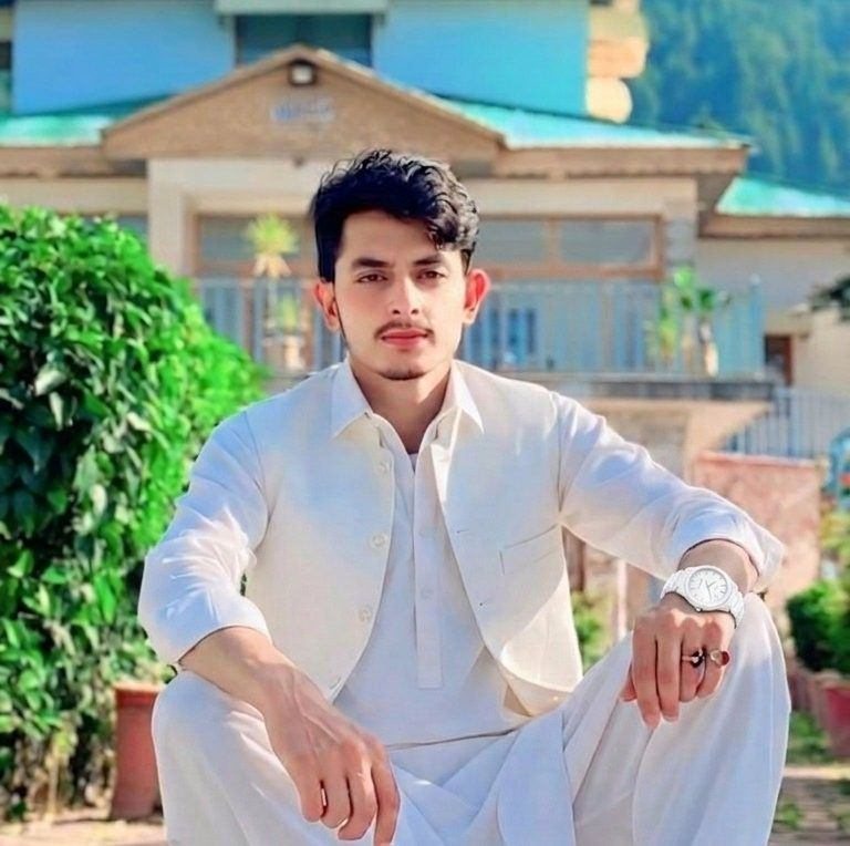 پلاٹ برائے فروخت انتہائی مناسب قیمت پر .ڈیمانڈ 1100فی فٹ رقبہ 10ہزار ...