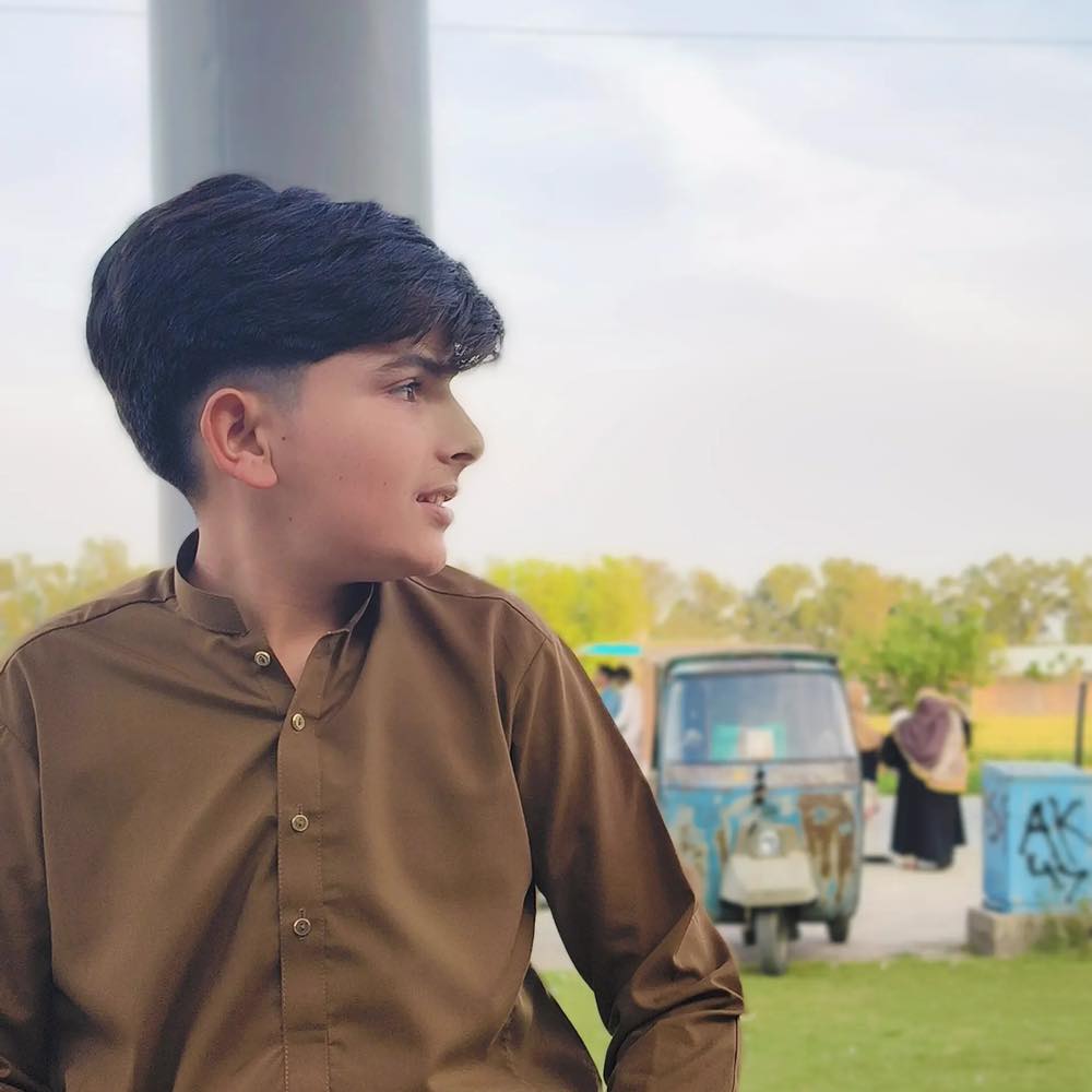 جی ٹی روڈ گجرات کٹھالہ پھاٹک تا سروس موڑ موٹر سائیکل پر ون ویلنگ کرنے ...