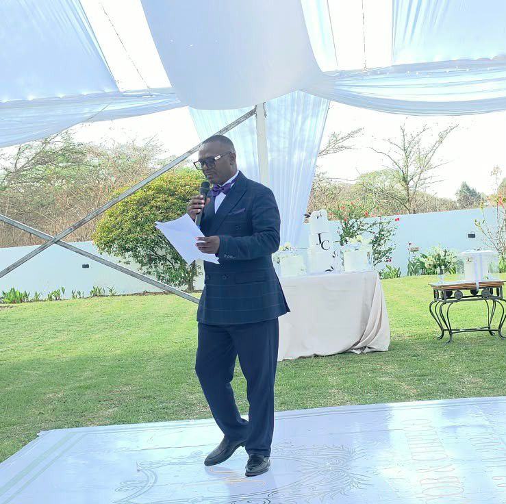 The legend is stuck but totally unconcerned 😁 | Collins Chiyangi