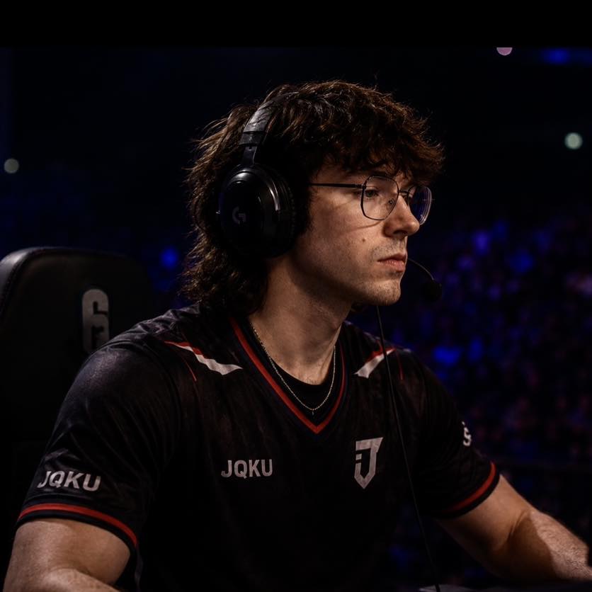 Smg 12 nerf coming next r6 season, year 11 season 3 is crazy, send this ...