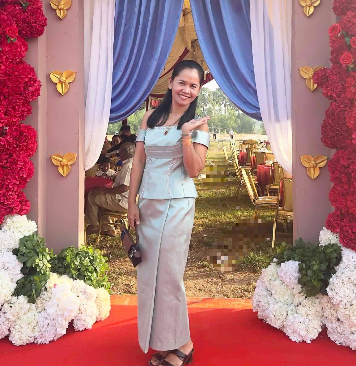សម្រាប់ភ្ញៀវៗ ពិបាកចិត្ដ សេដ ស្ដ្រេស ធុញថប់ អាចមកសើចនៅ សាឡន ខាងញុមបានណា ...