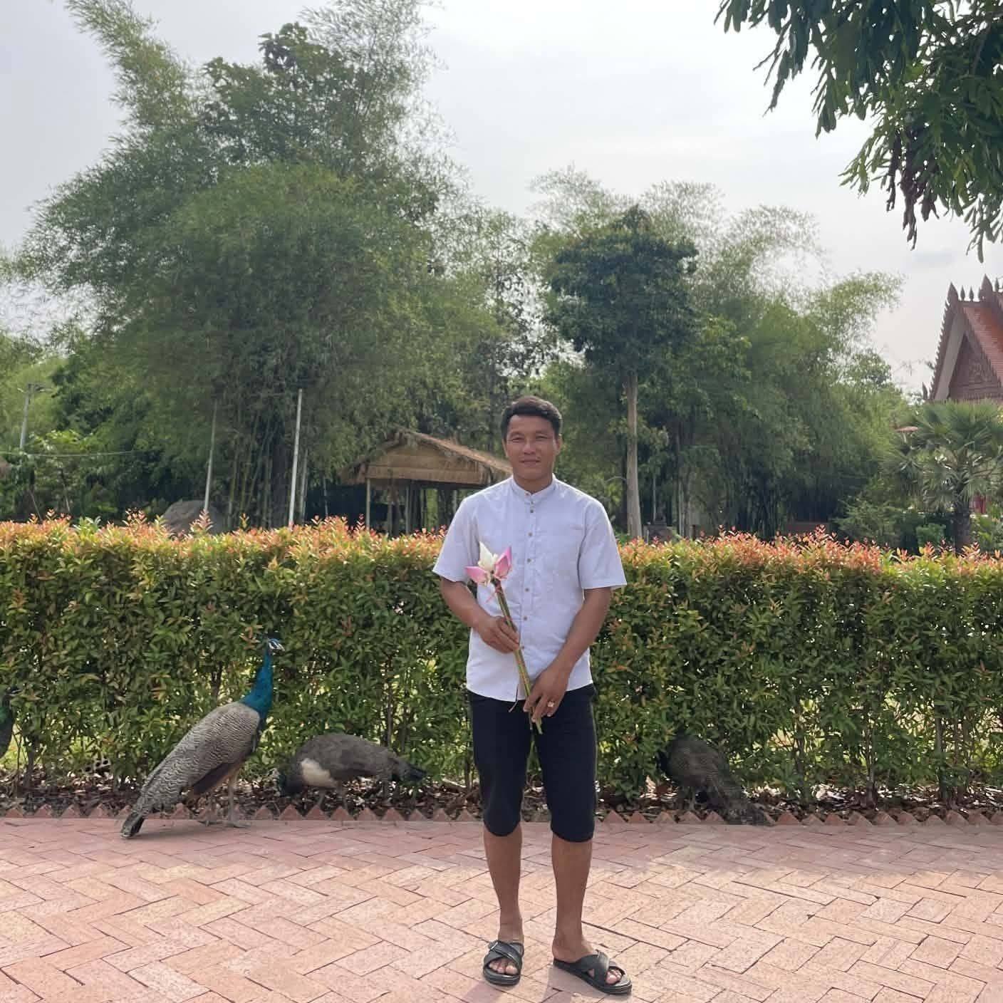 មនុស្សត្រូវតែរស់នៅជាមួយសីលធម៌ | The Morning Show Starring Sangly Sarak