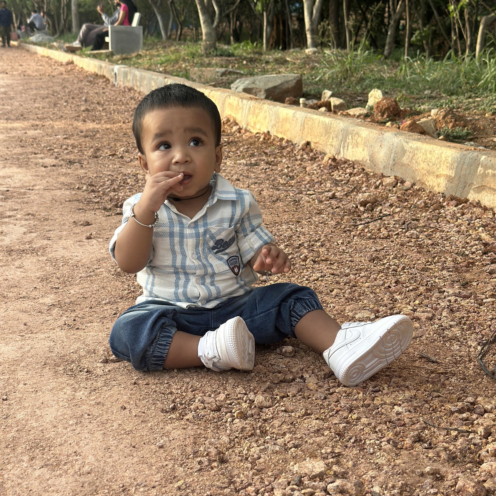 Baby refusing plain roti? This soft aloo paneer parantha is filling ...