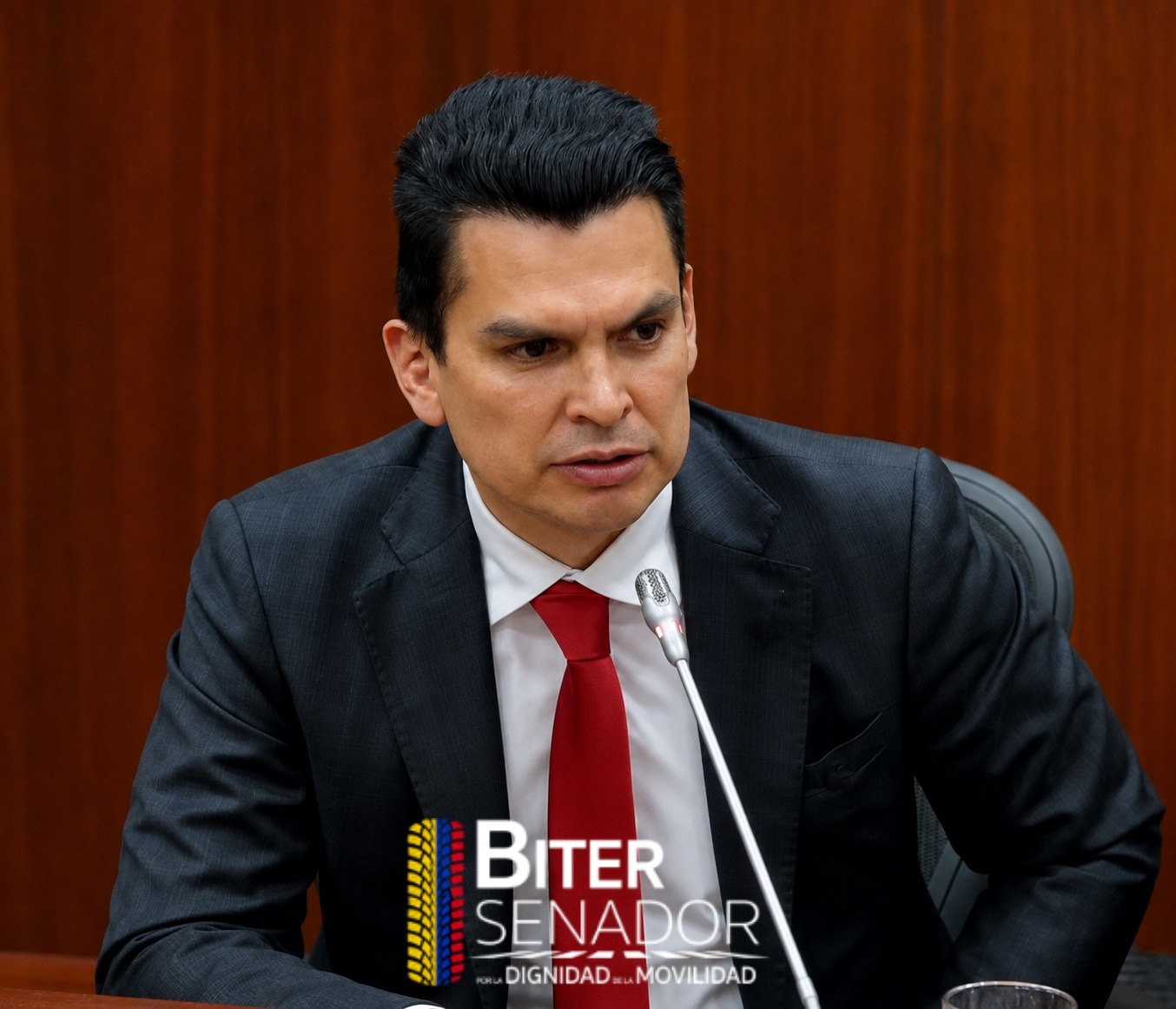 Biter Senador - ¿Por qué en Cartagena un carro tiene pico... | Facebook