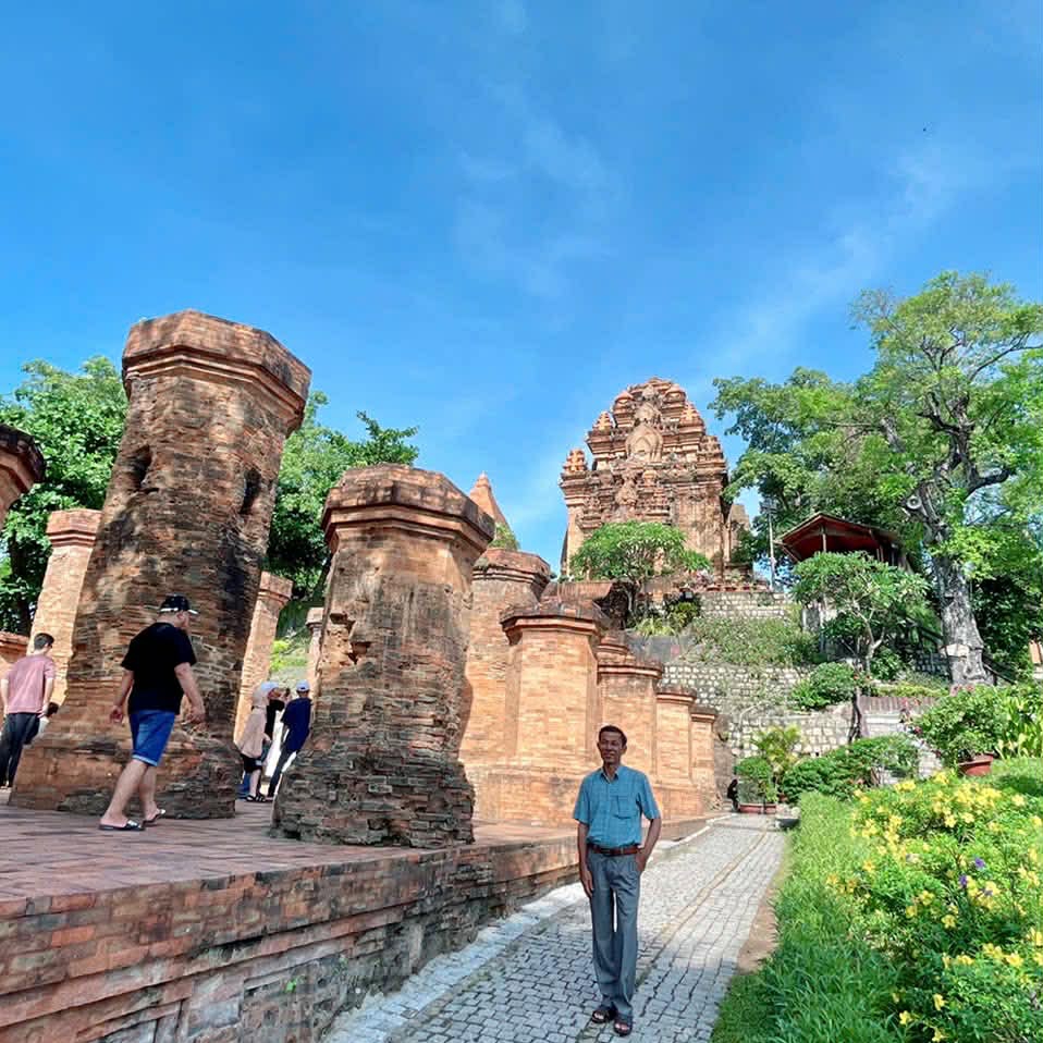 Nay trái tim giờ đây lớn khôn Mình nghĩ suy tận tường...! ( Tân Cổ ...