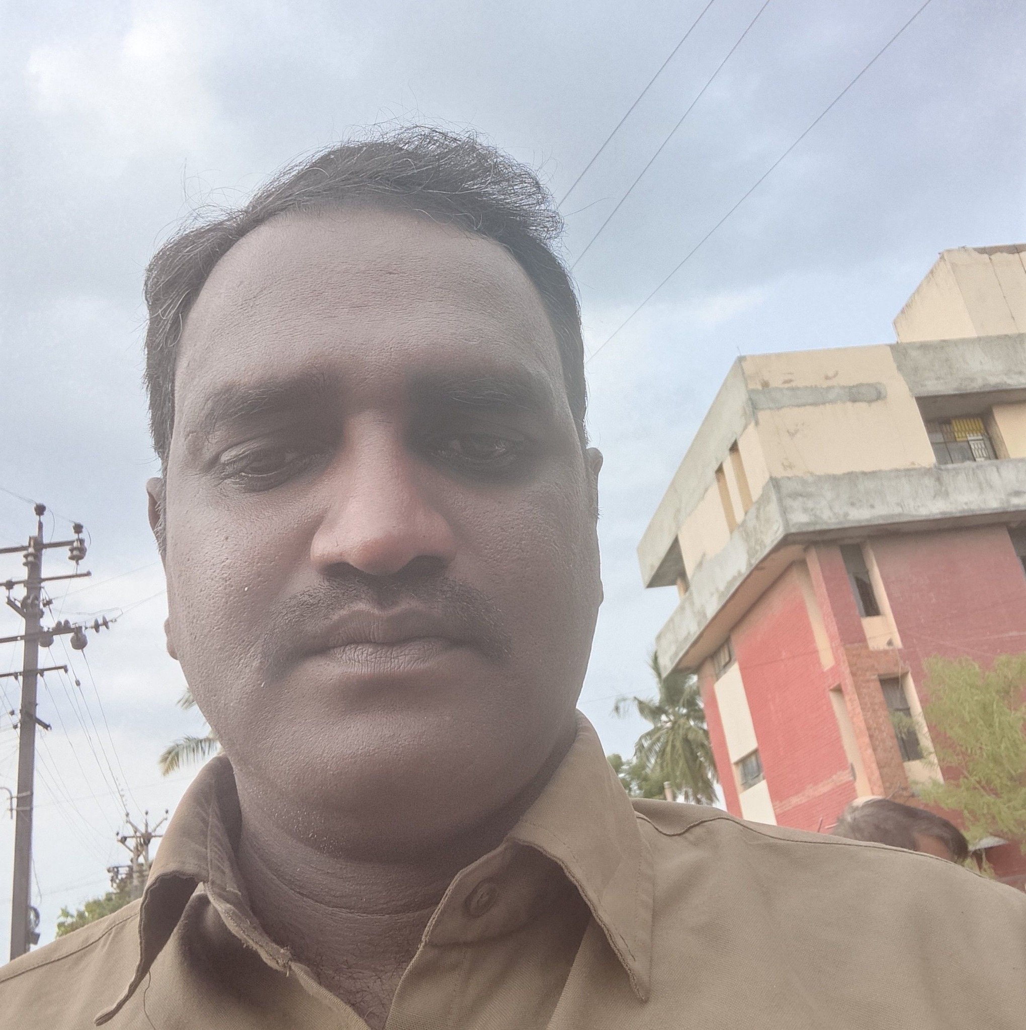 விஜய் மாமா... இங்க பாருங்க... அவ்வளவு கூட்டத்திலும் சிறுமி கொடுத்த ...