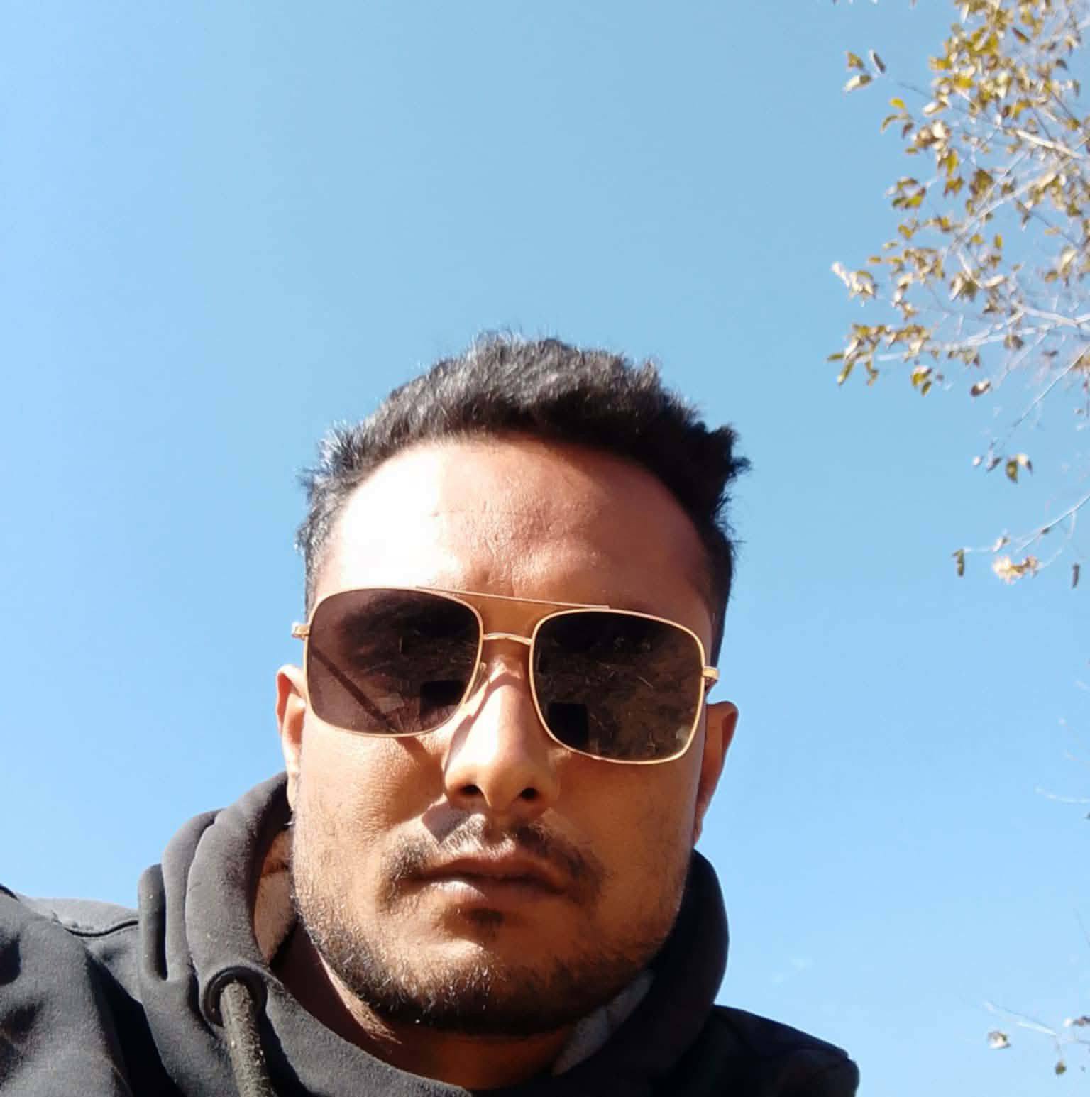 मेरे सभी भाइयों से कहना चाहता हूँ सैलरी बढ़ा के ऑपरेटर भाइयों🙏 #फ़ेसबुक ...