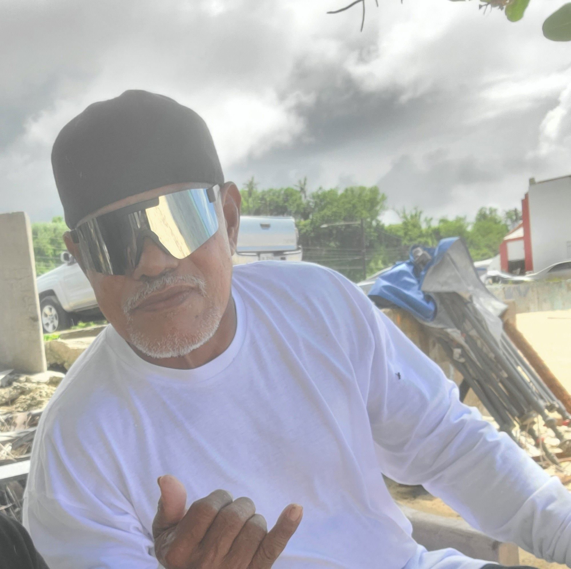 Saingon kapwong ngeni Atongeach: Udot Island, Mwanitiw. Kene no uncle ...