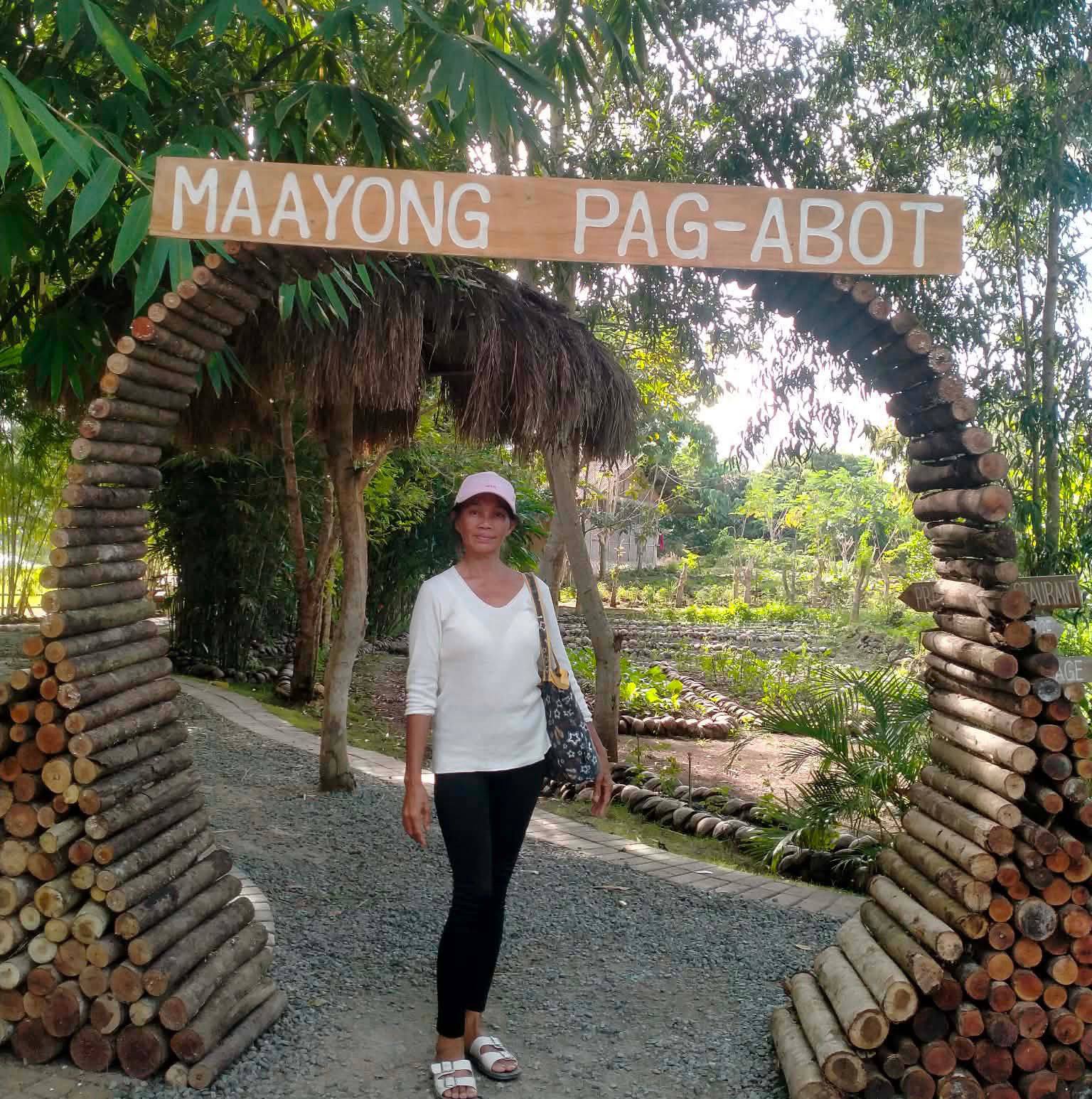 Grabe ka powerful ang pag- ampo sa Santos nga rosaryo kay ang giyawaan ...