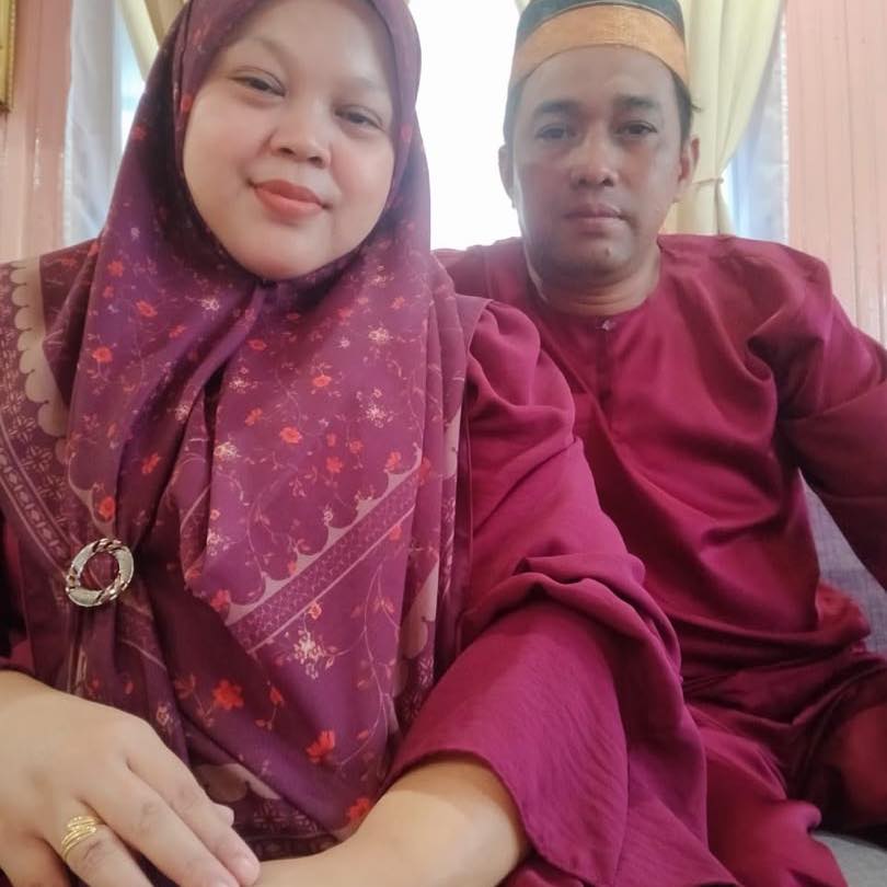 Lihatlah Kuah Asam Pedas Melaka Style yg kaw dan pekat ni. Rasa masam ...