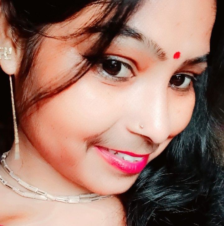 pinki-bhowmik-on-reels