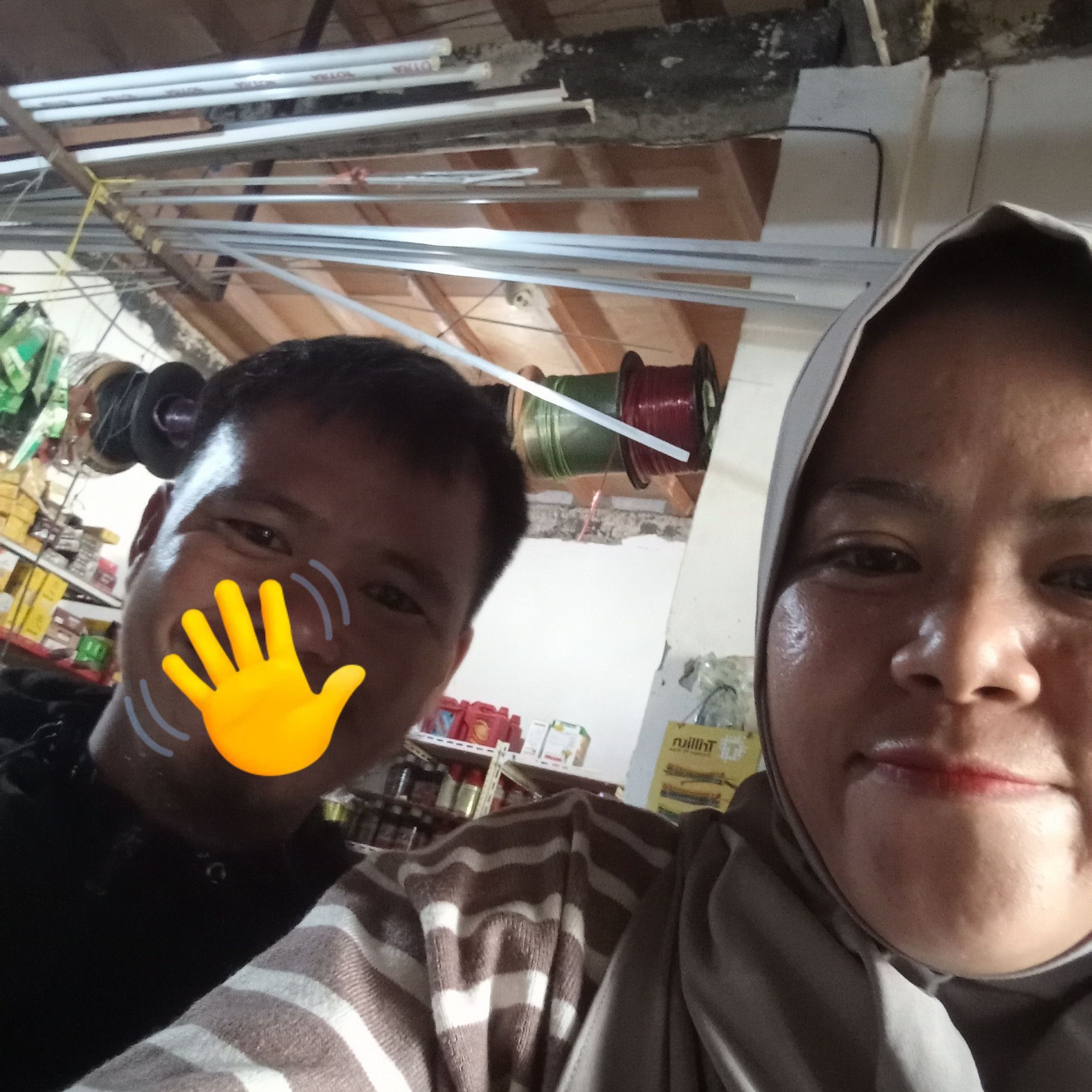 Selamat hari satu bestiee . | Tracy Mujan Bili