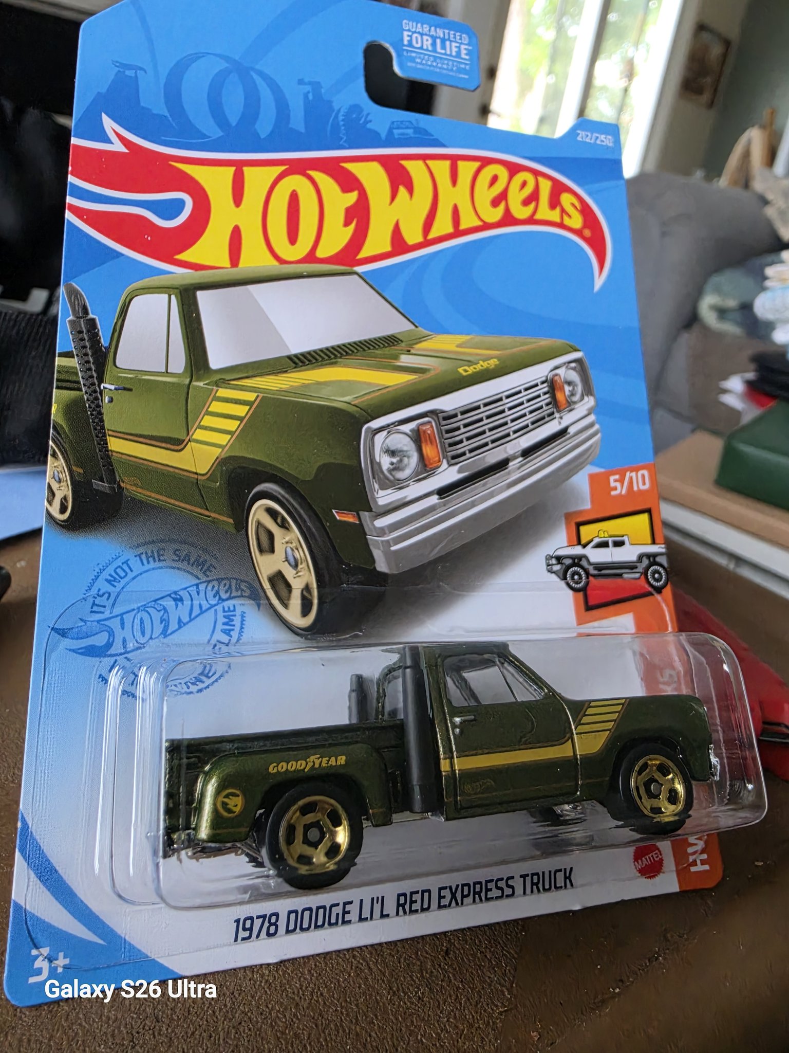 Hot Wheels Collectors | Is there a flame decal on this | Facebook