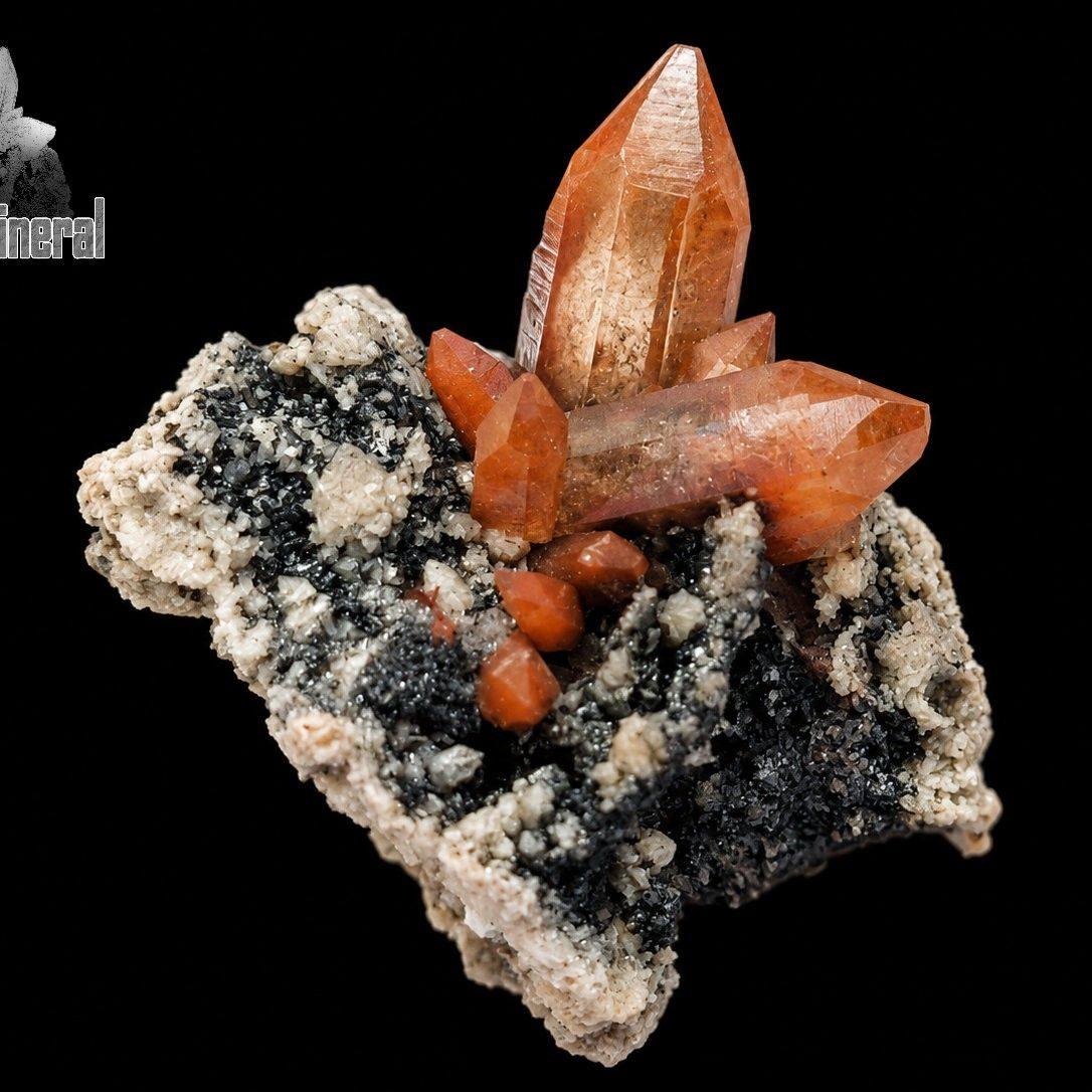 Pieza # 1 Estibinita 20 cm Si te interesa mándeme mensaje 👇🏻 | Slp Minerals