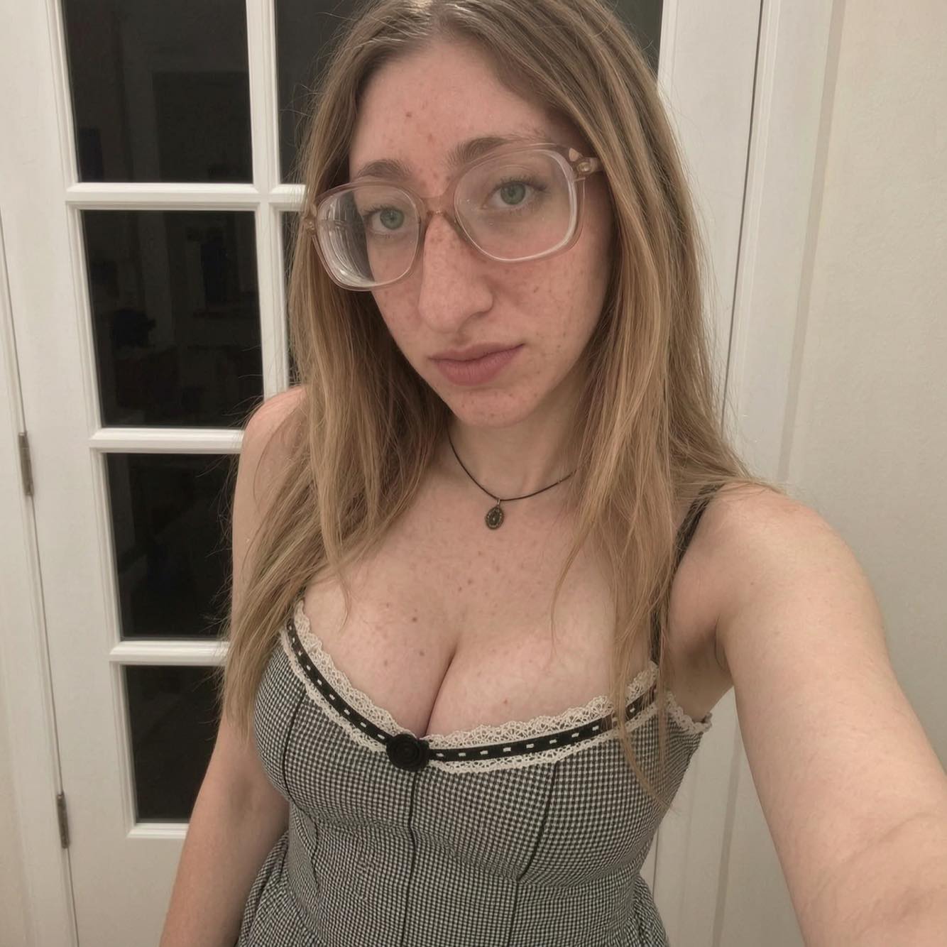 cute outfit, questionable face card | Sadie Hensley