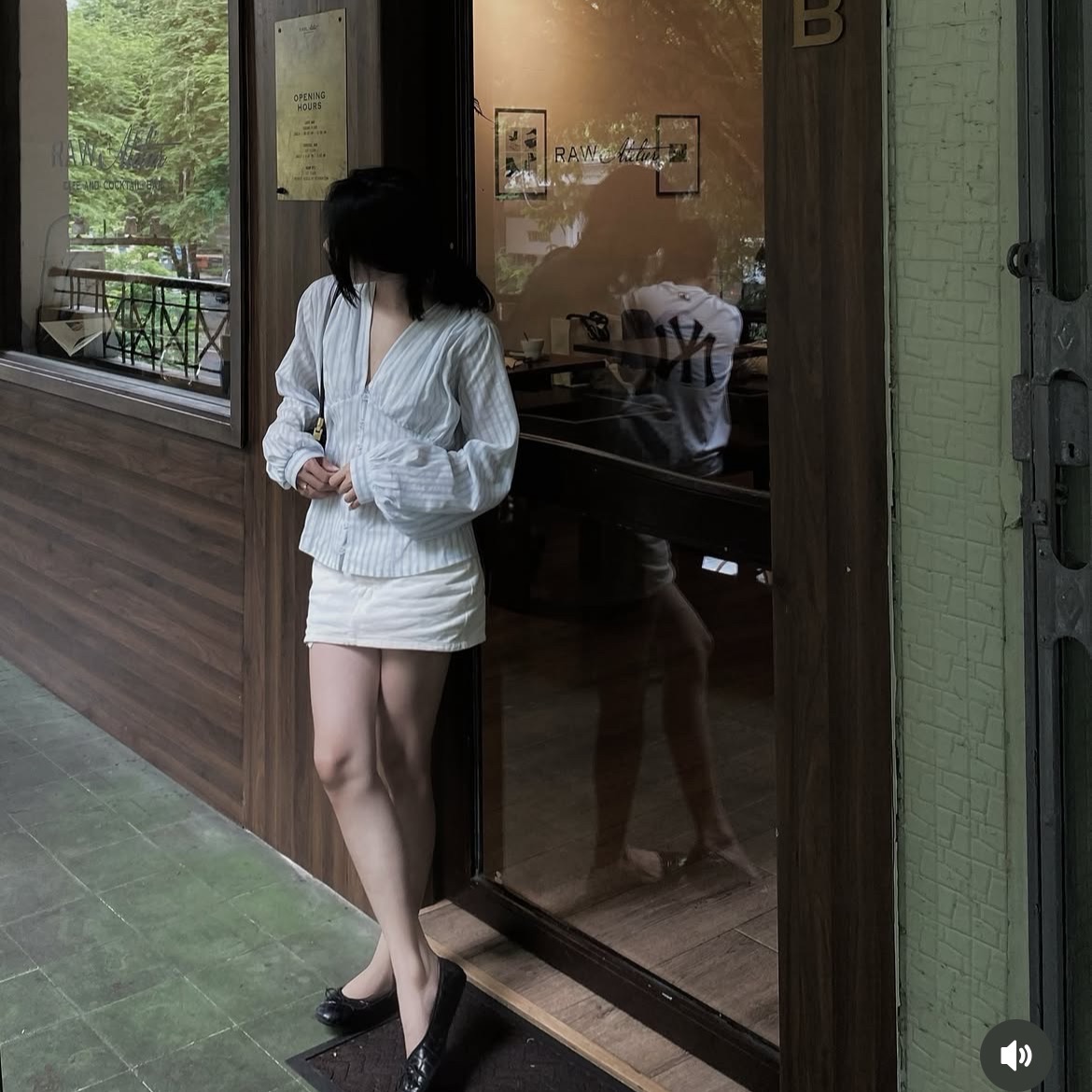 Thấy shop sale áo thun đen tay loe áp mã + hoàn xu tính ra còn 3xx thì ...