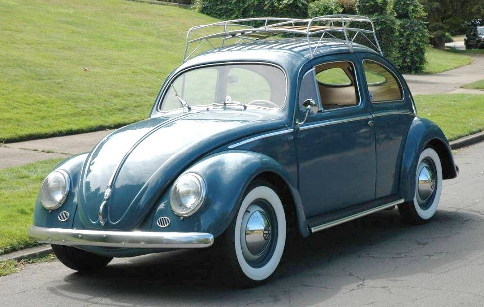 1953 Volkswagen Beetle Deluxe split-window classic car