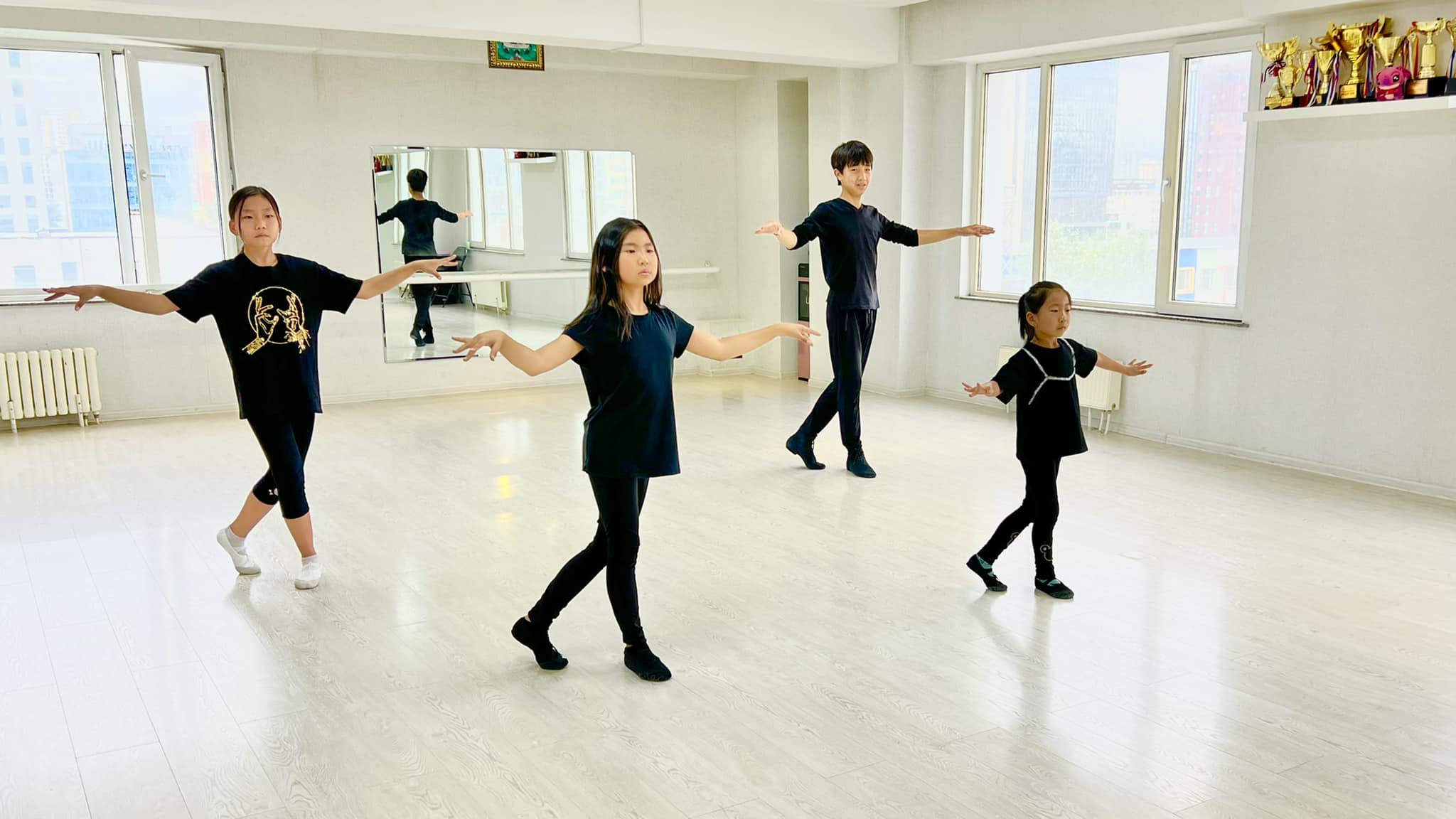 💃🤩 Амралтын өдрийн #Бүжгийн... - UB Dance School Mongolia | Facebook