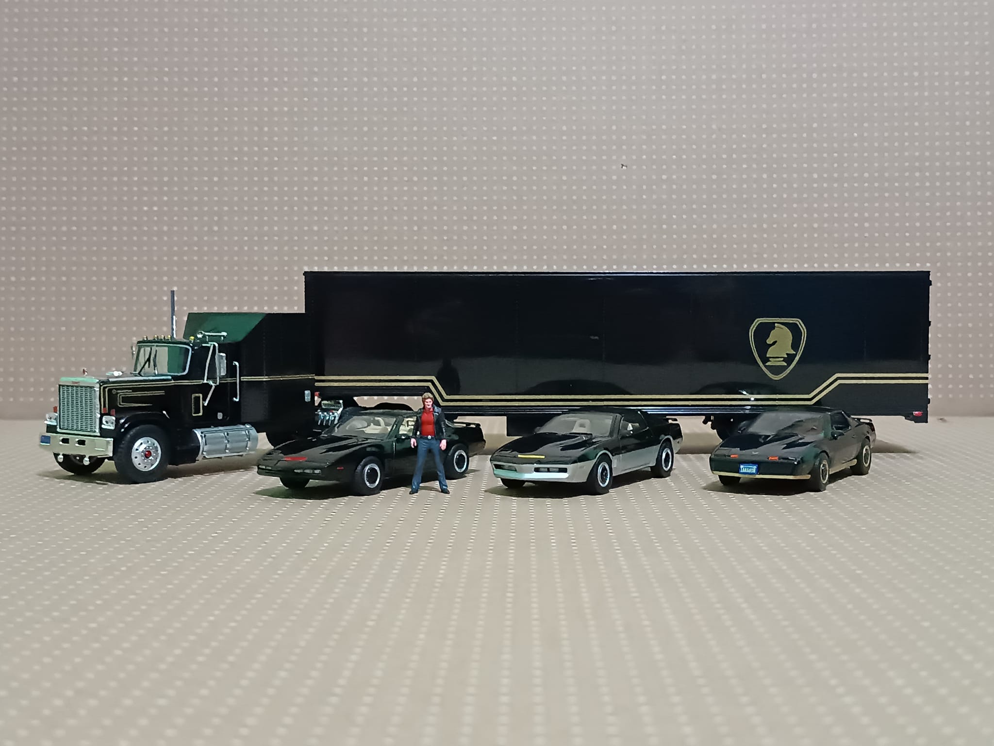 ラジコン・ドローン Knight Rider K.A.R.R. K.I.T.T. 1/28