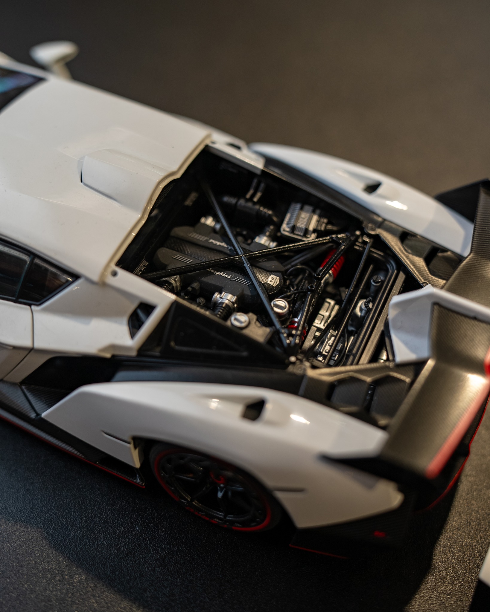 ⚪ Pure as snow, and just as cool, the Lamborghini Veneno white 1