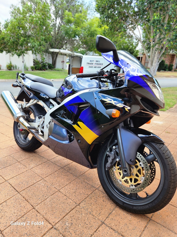 1998 Kawasaki ZX-6R Ninja Red and purple. Modern classic. Low