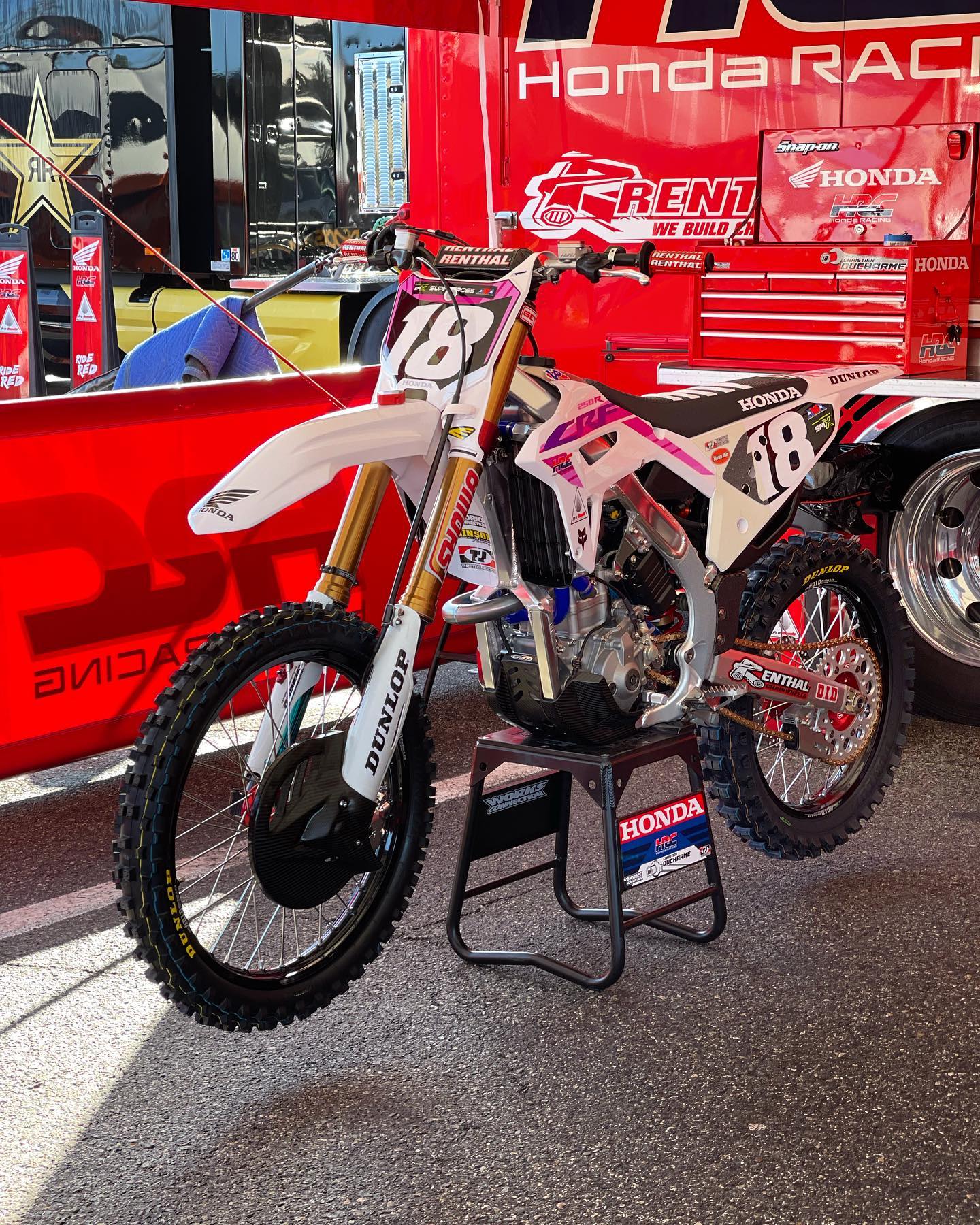 Different look for @jettson18 on his 2023 @honda_powersports_us 
