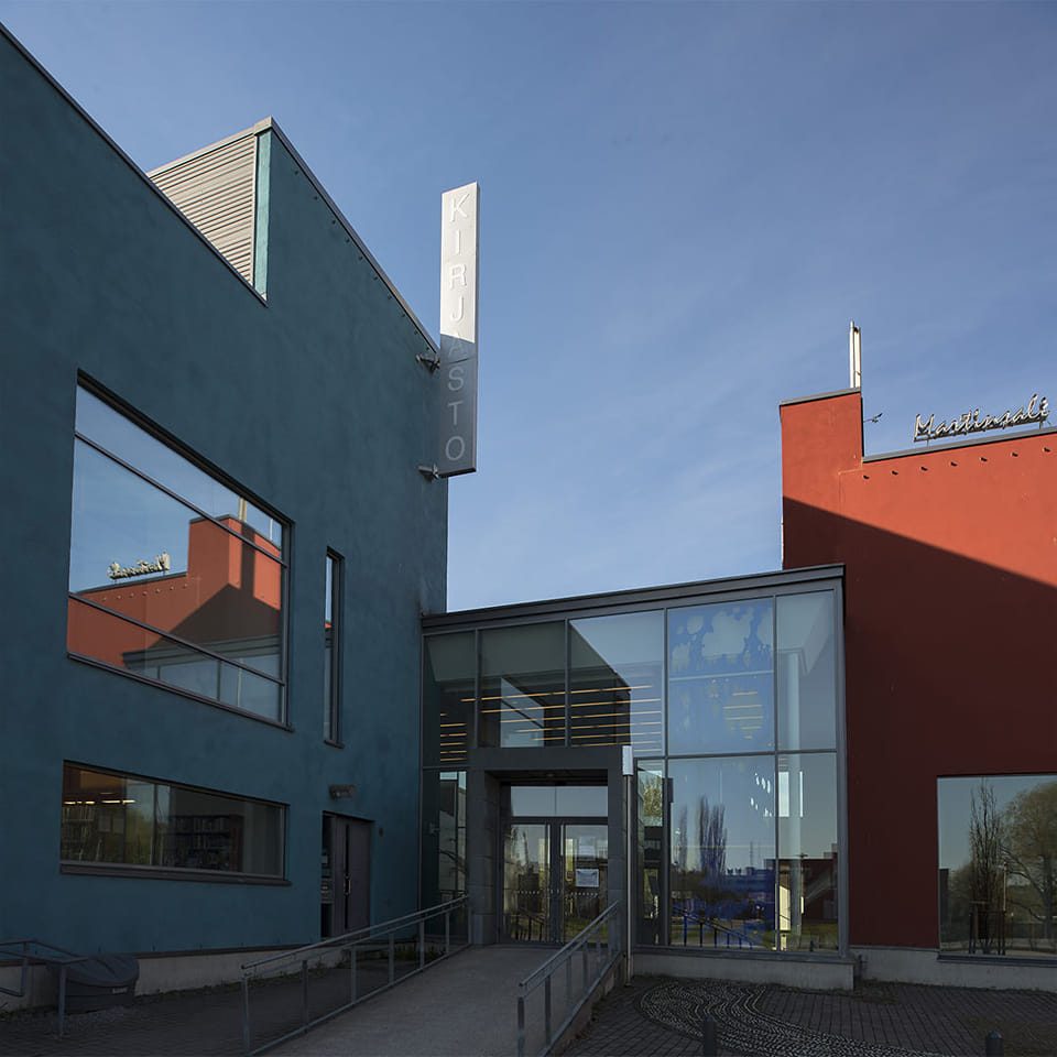 Raision kaupunginkirjasto – Reso stadsbibliotek – Raisio Town Library ...