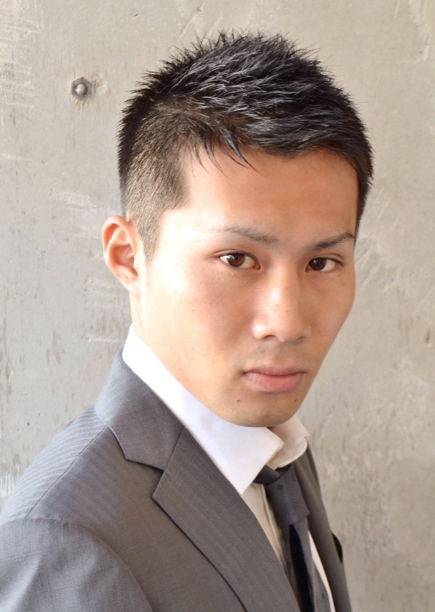メンズヘアパーカット ビジネスベリーショート 短めの刈り上げと スタイリング剤で艶を出した男気溢れるベリーショートヘア 前髪を下ろせばカジュアルスタイルにもハマる万能ヘアです Model 若菜将嗣 Facebook