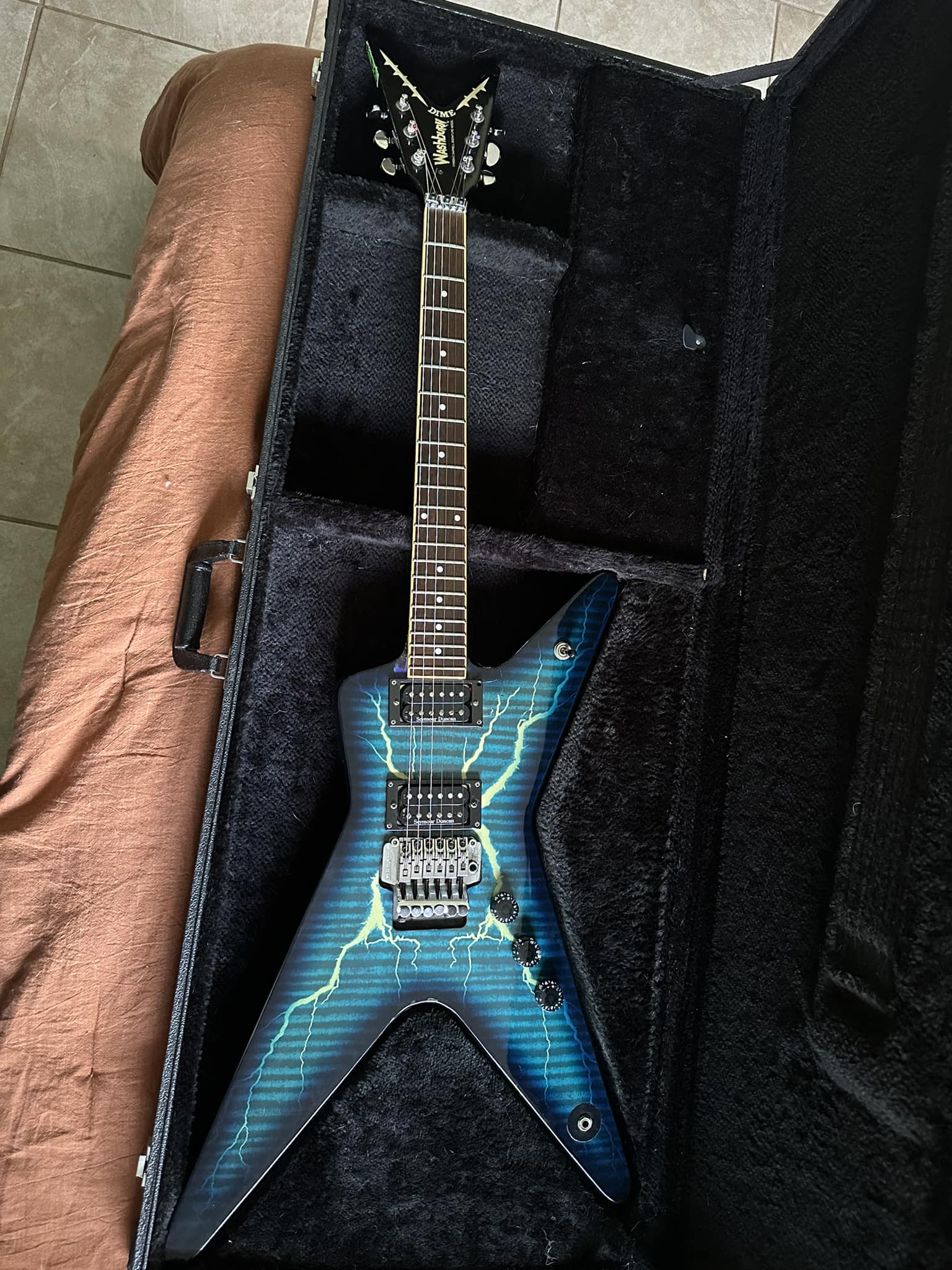 Upgrading Washburn Guitar with Takeuchi 600S Tremolo