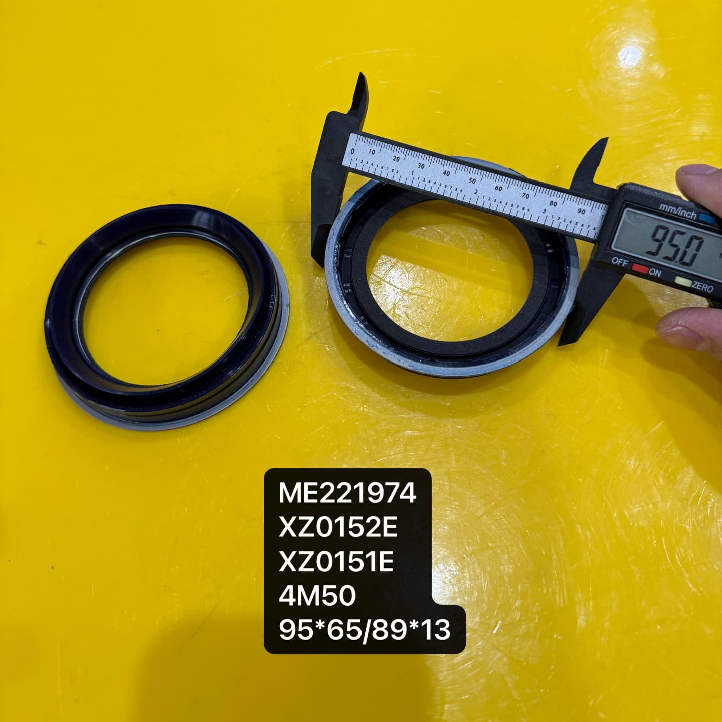 CRANKSHAFT FRONT SEAL ME221974 ME 221974 XZ0152E XZ0151E 4M50