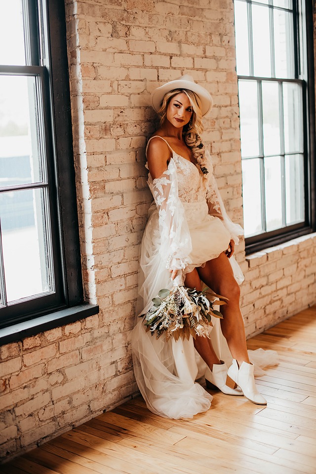 what shoes to wear with boho wedding dress a dress? Cỡ:S Platform Heels black one shoulder sparkle