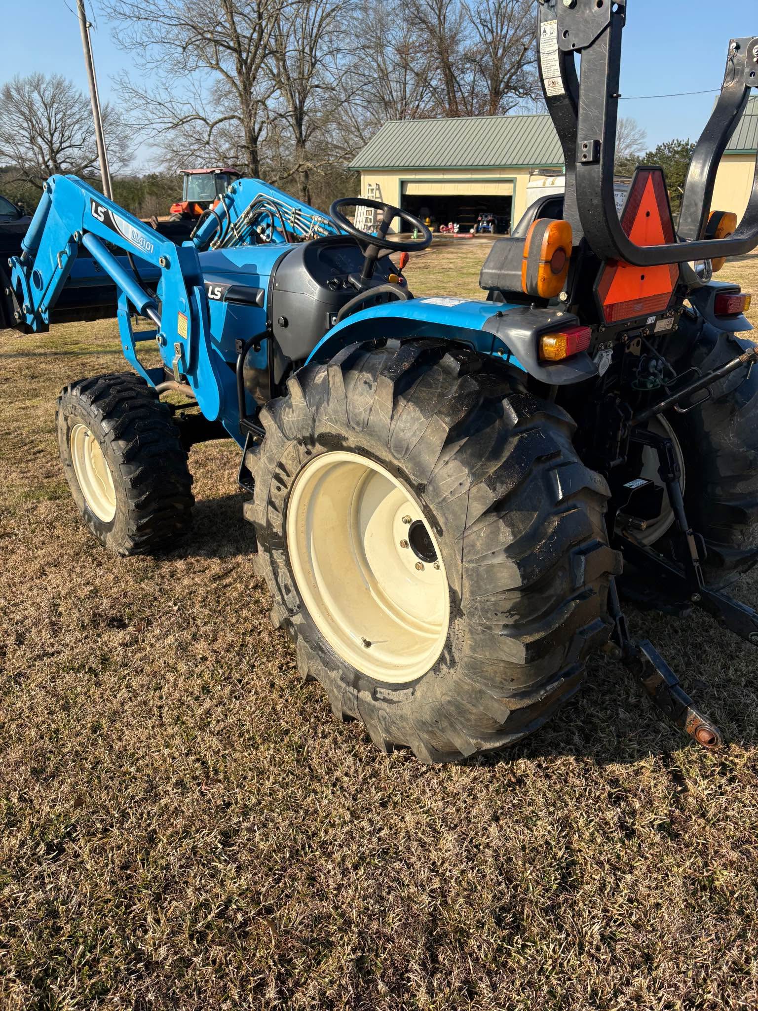 LS R4041 H loader tractor - Lawn Mowers - Haworth, Oklahoma | Facebook ...