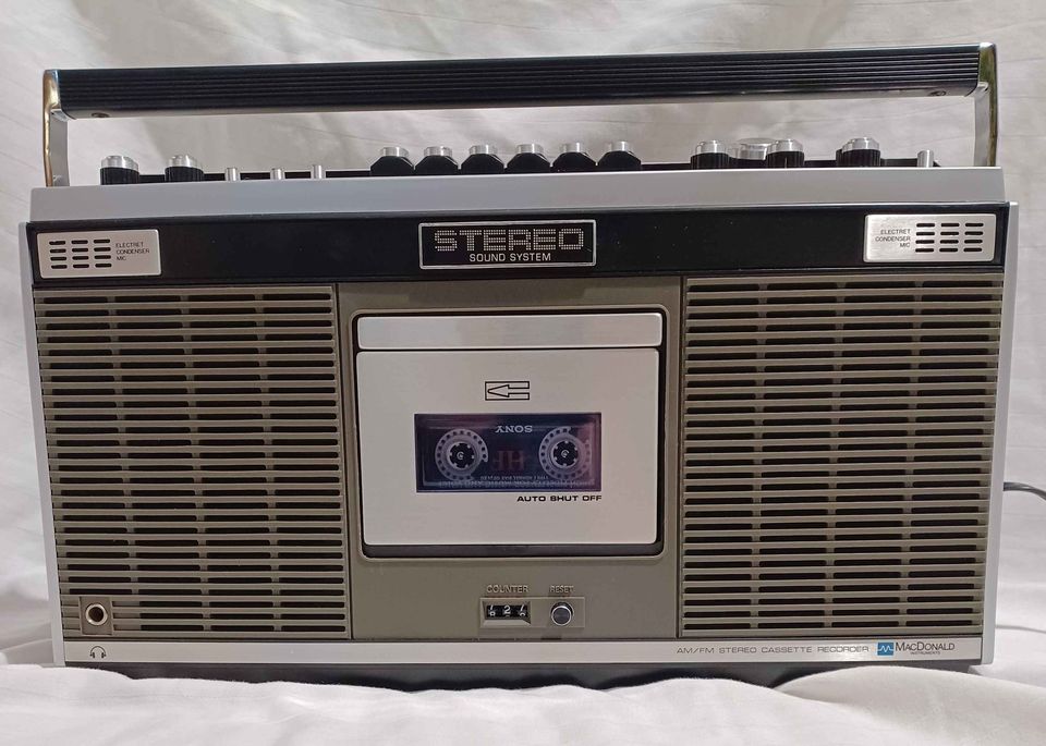 Vintage Jeep Telemania Yellow Portable Boombox WPSS-1A CD Radio AM
