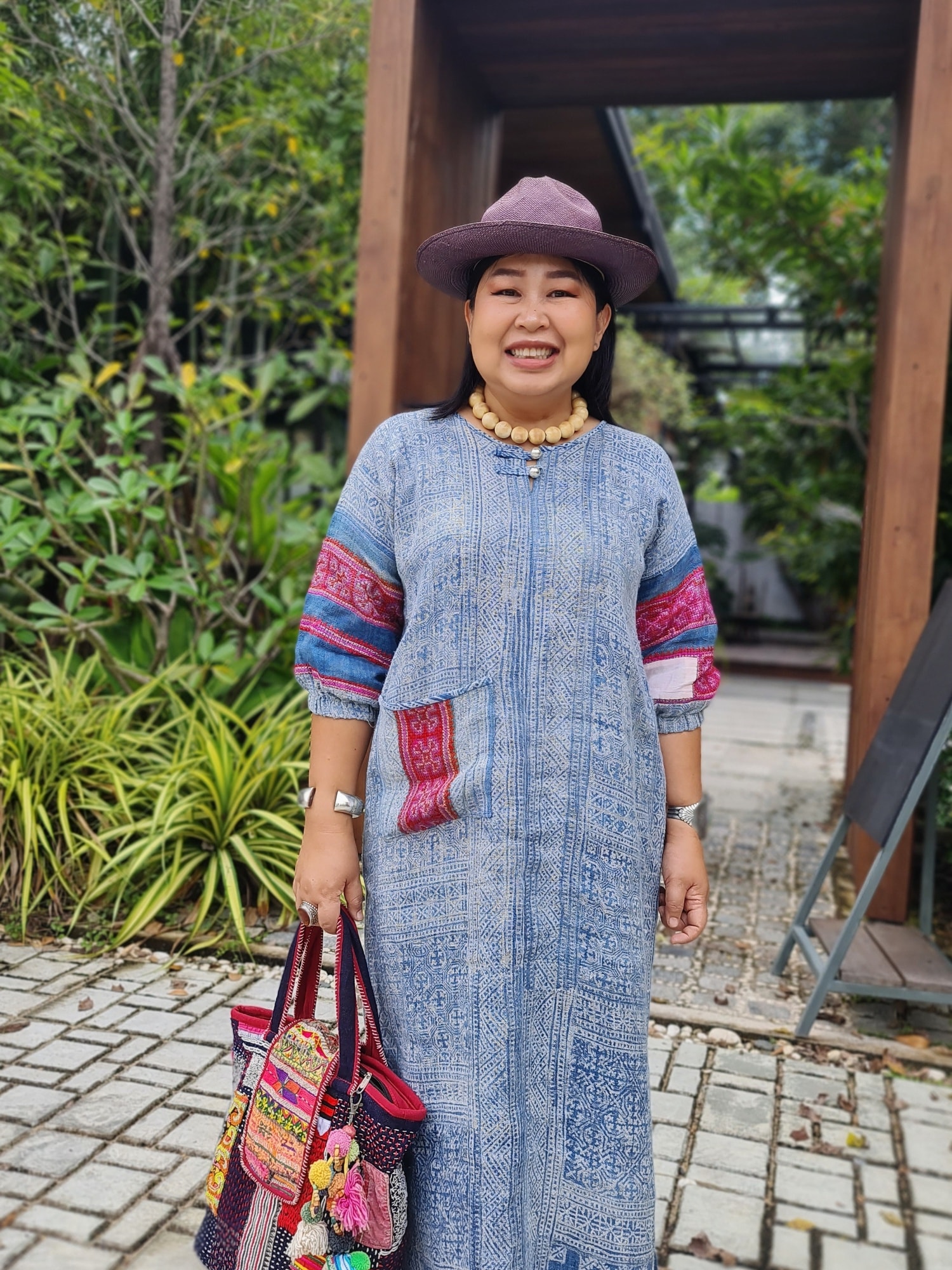 เดรสยาว คอกลม ผ้าใยกัญชงเขียนเทียน ลายโบราณ ทรงแขนต่อ ปลายแขนจ๊ำ แต่ง ...
