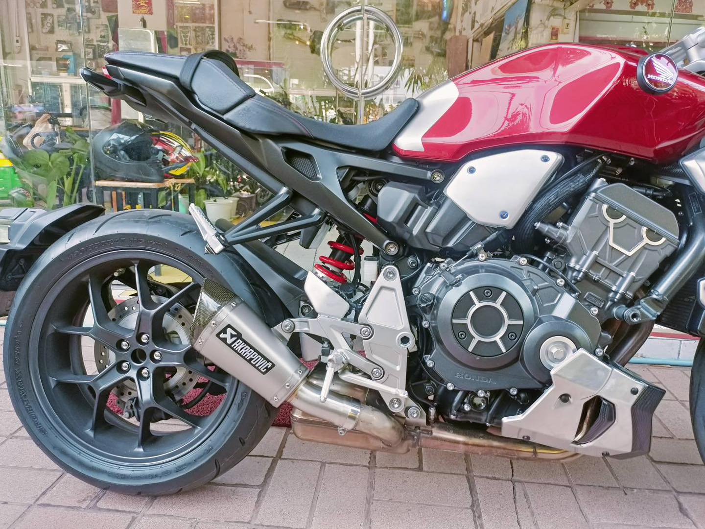 ลูกค้าจัด Akrapovic Slip on Shorty... - TPmotorcycle Thailand | Facebook