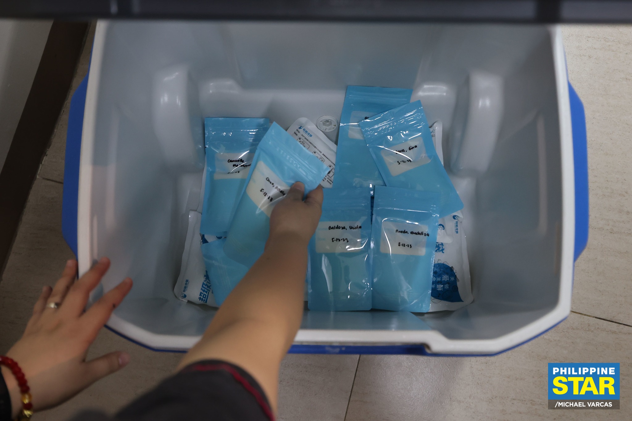 Philippine - Lactating mothers donate breast milk in exchange for two ...