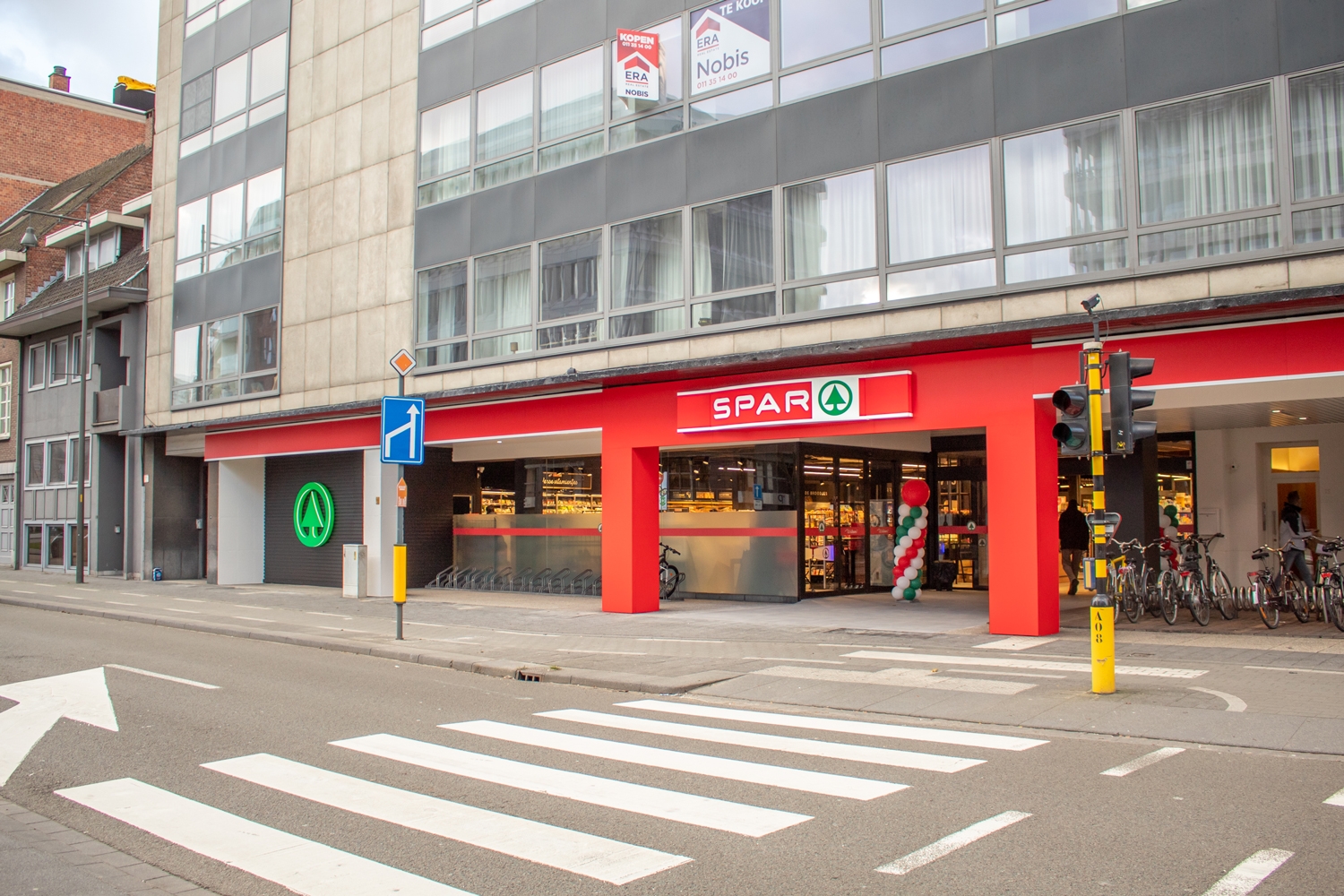SPAR - Time for apero! 🍷 De zomer blijft duren én dat moeten we vieren ...