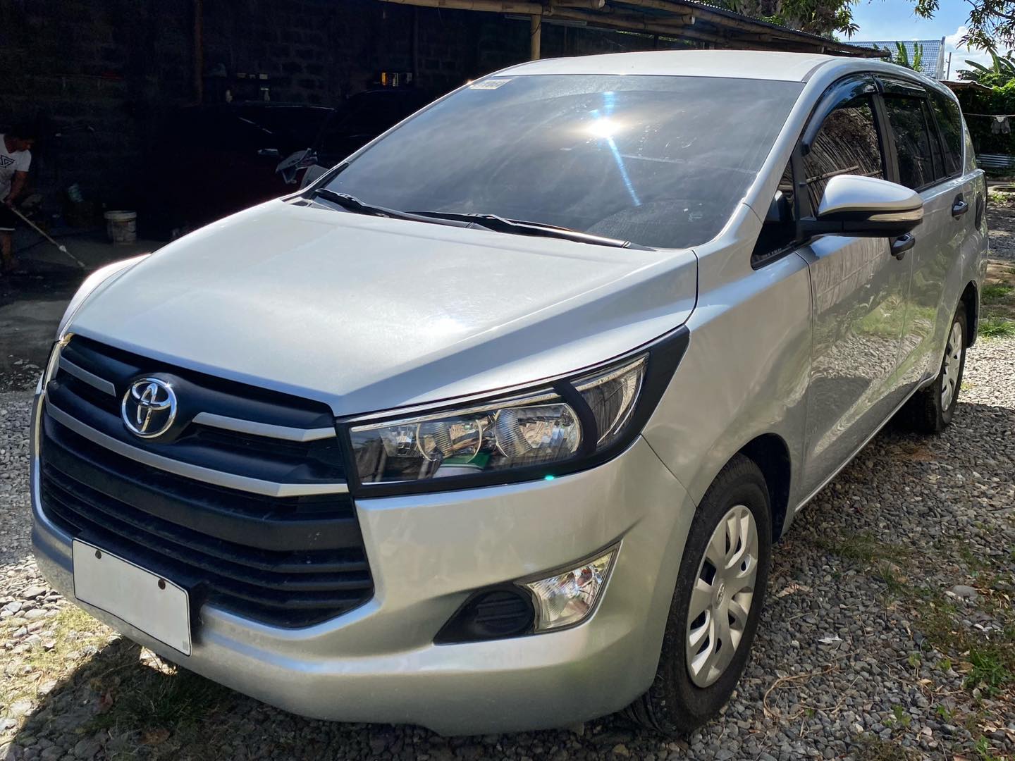 AJGarage - 🚗 Toyota Innova 🎨 2 Panel Repaint 🔨 1 panel...