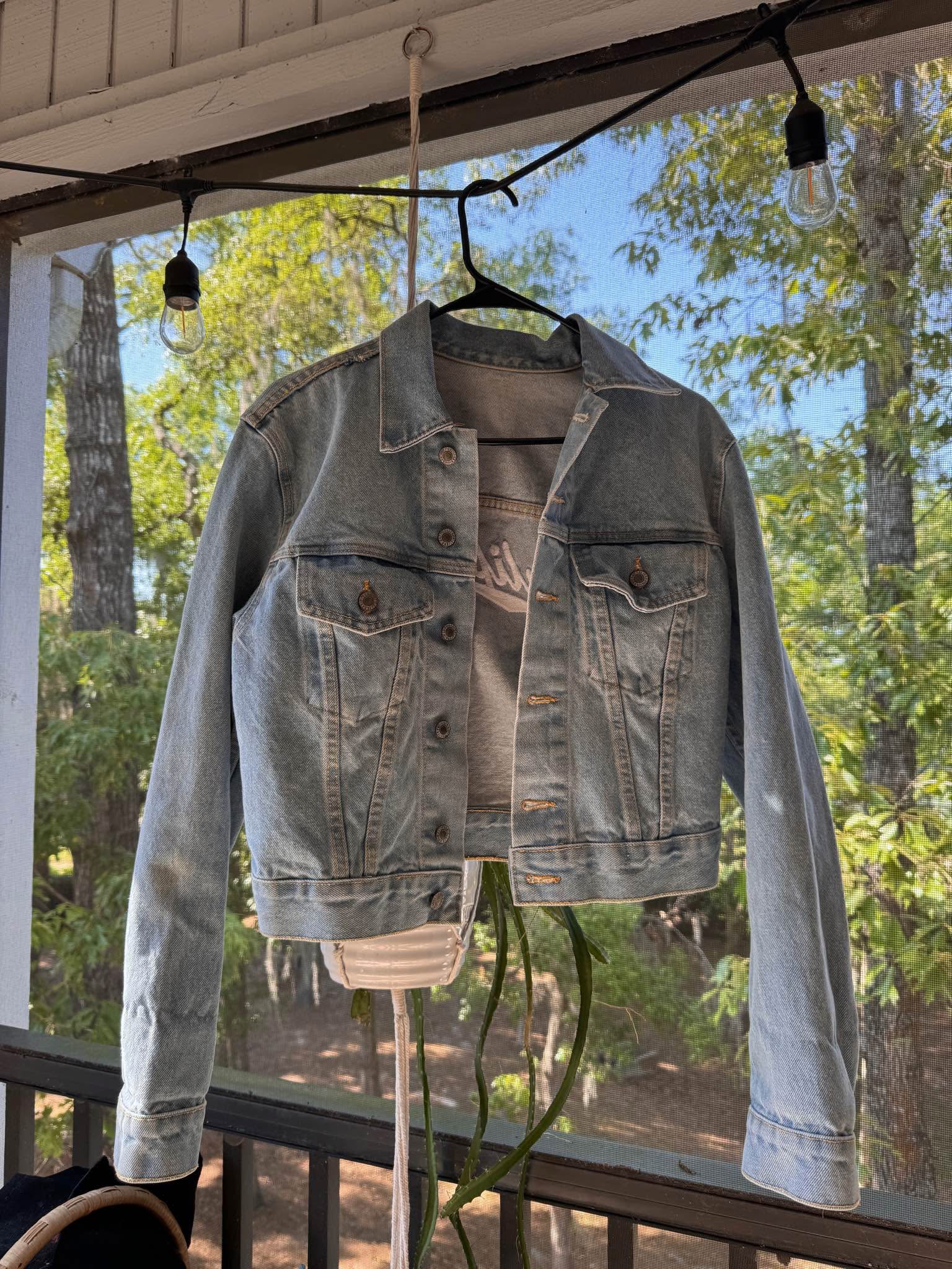 Veste En Jean Délavé Déchirée Brandy Melville - Taille L - Occasion Très Bon état
