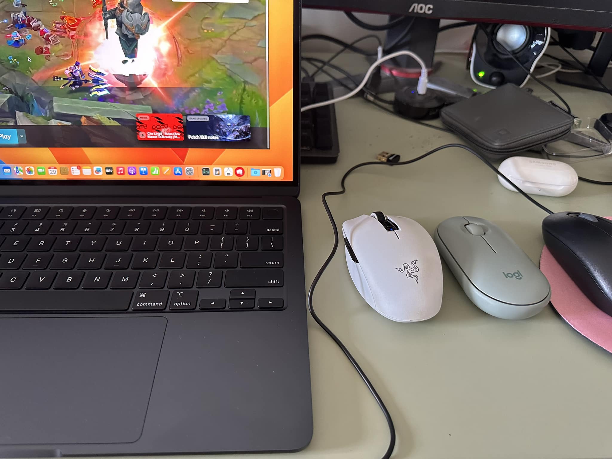 Razer Bluetooth mouse pairing issues with iPad and MacBook